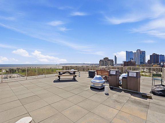 3rd image of 1409 N Prospect AVENUE #102