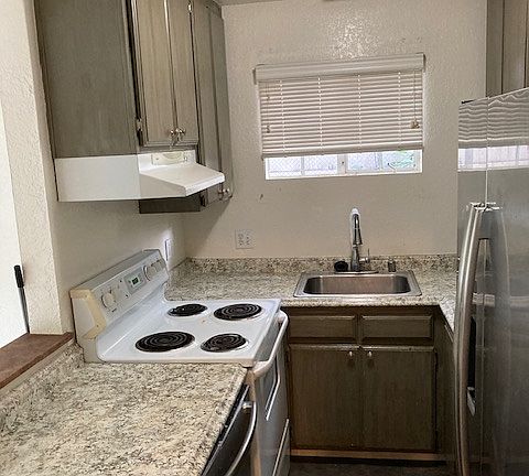 Kitchen oven / dishwasher