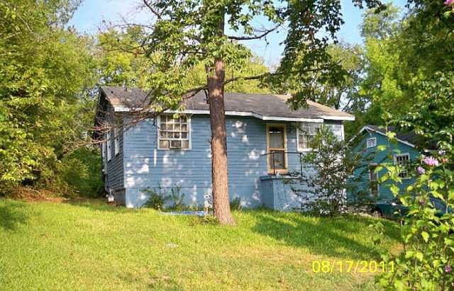 2nd image of 2339 Ballard Pl