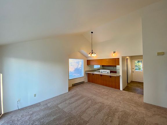 3rd image of 2924 W Maplewood Ave APT 3