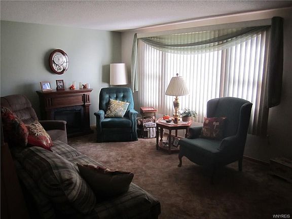 3rd image of 120 Nadine Dr