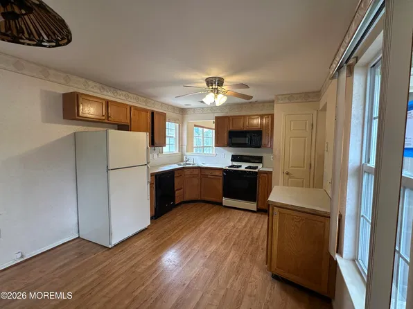 2606 Meadow Lake Drive, Toms River, NJ 08755