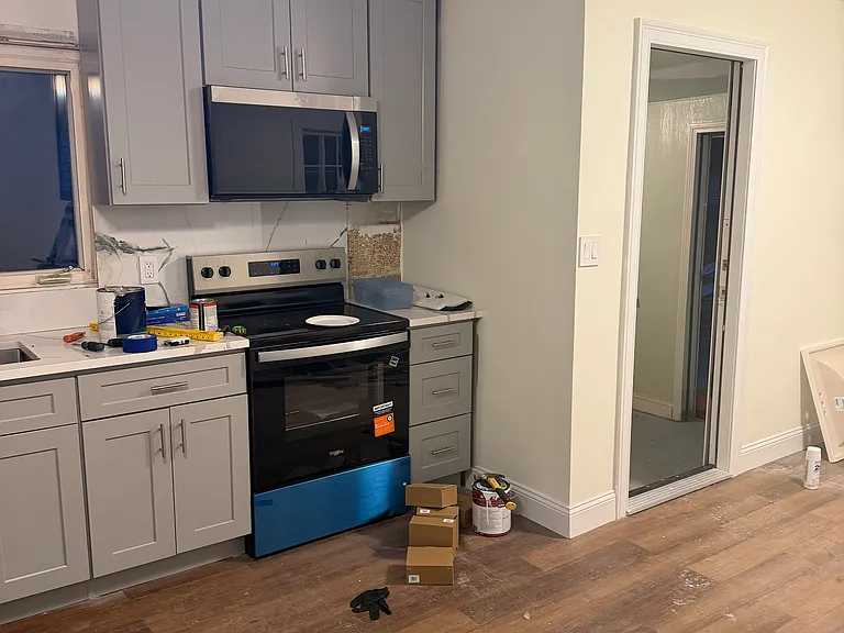 625 Clark St — Photo 9