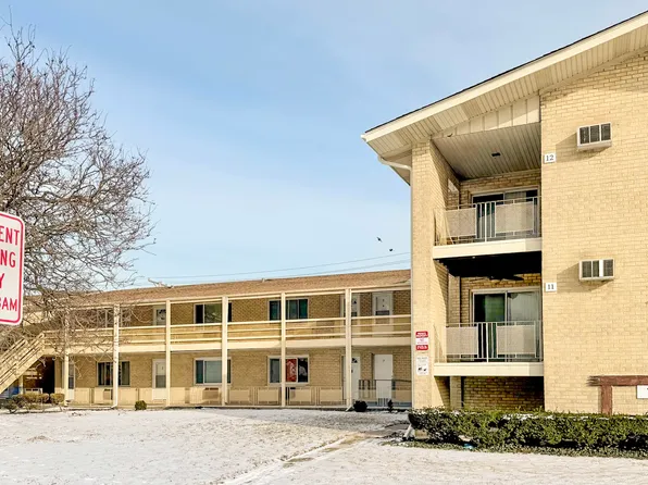 14547 Keystone Ave APT 12, Midlothian, IL 60445