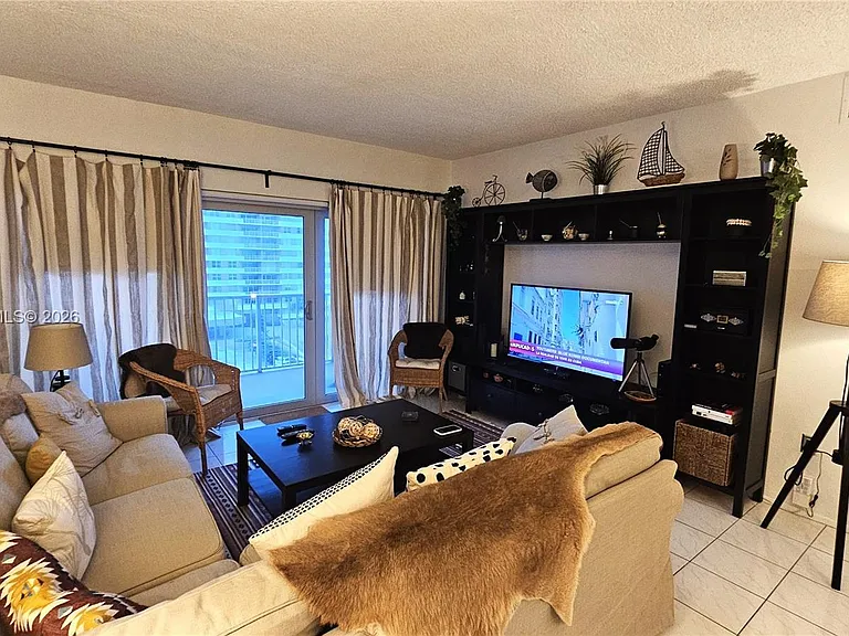 1980 S Ocean Dr #6B — Photo 6