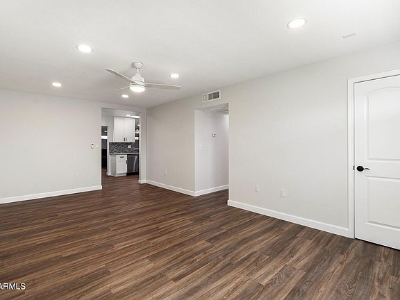 5th image of 10924 W SANTA FE Drive