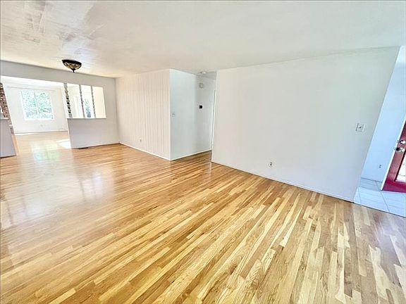 3rd image of 1550 Driftwood Ct