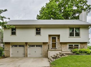 7462 NW Rhode Ave, Kansas City, MO 64152