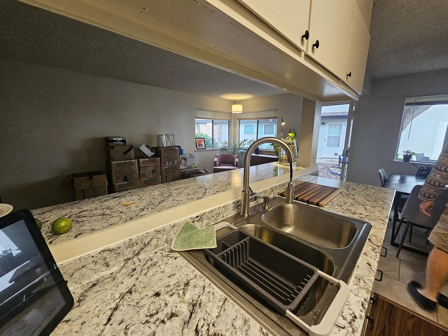 2 bed, 903 sqft, $1,695 — Photo 3