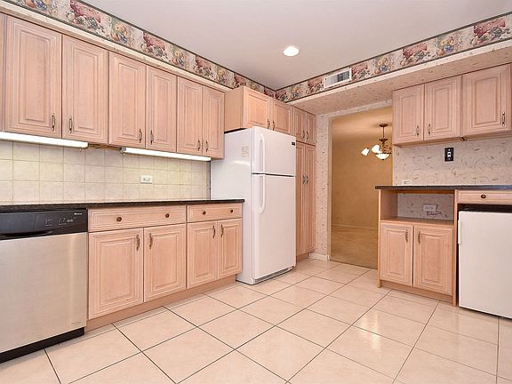 4th image of 211 Elgin Ave APT 4C