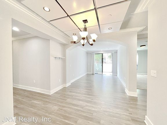4th image of 10270 Almayo Ave APT 109