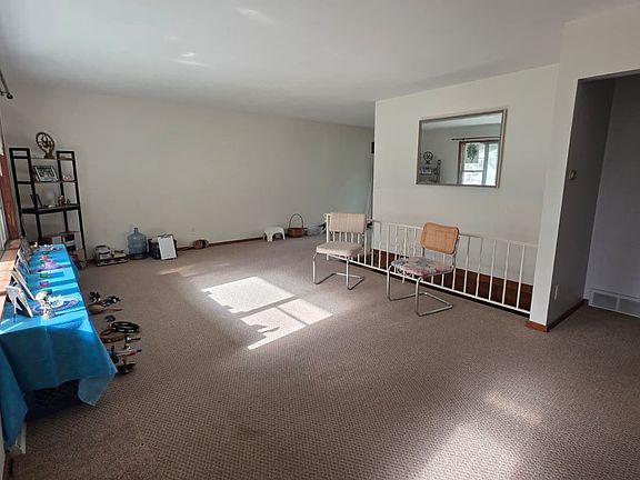 2nd image of 740 Berkshire Ln
