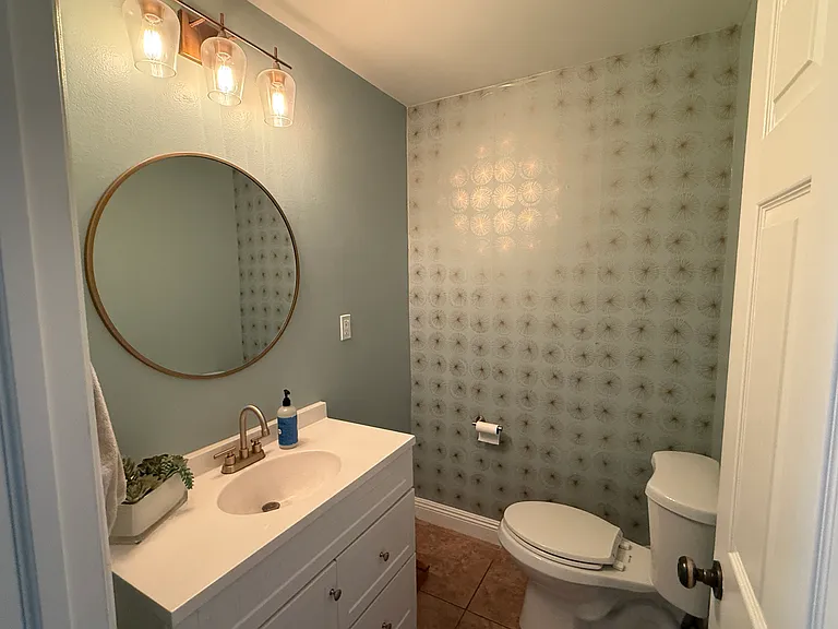 364 N 800 E — Photo 18