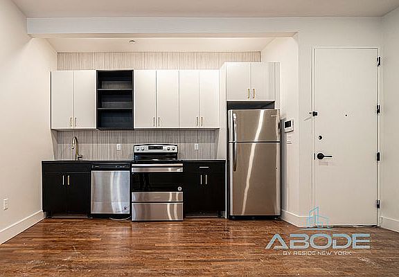 3rd image of 321 Woodbine St #2I