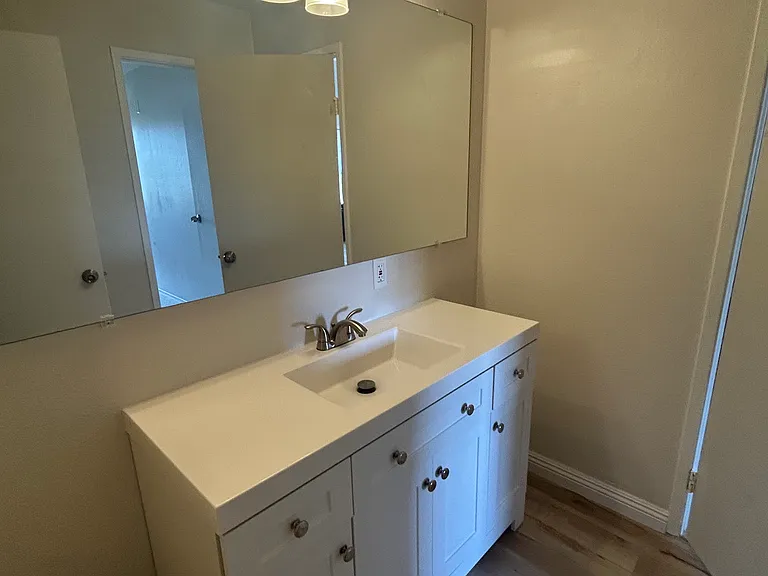 8022 Linda Vista Rd #2I — Photo 11