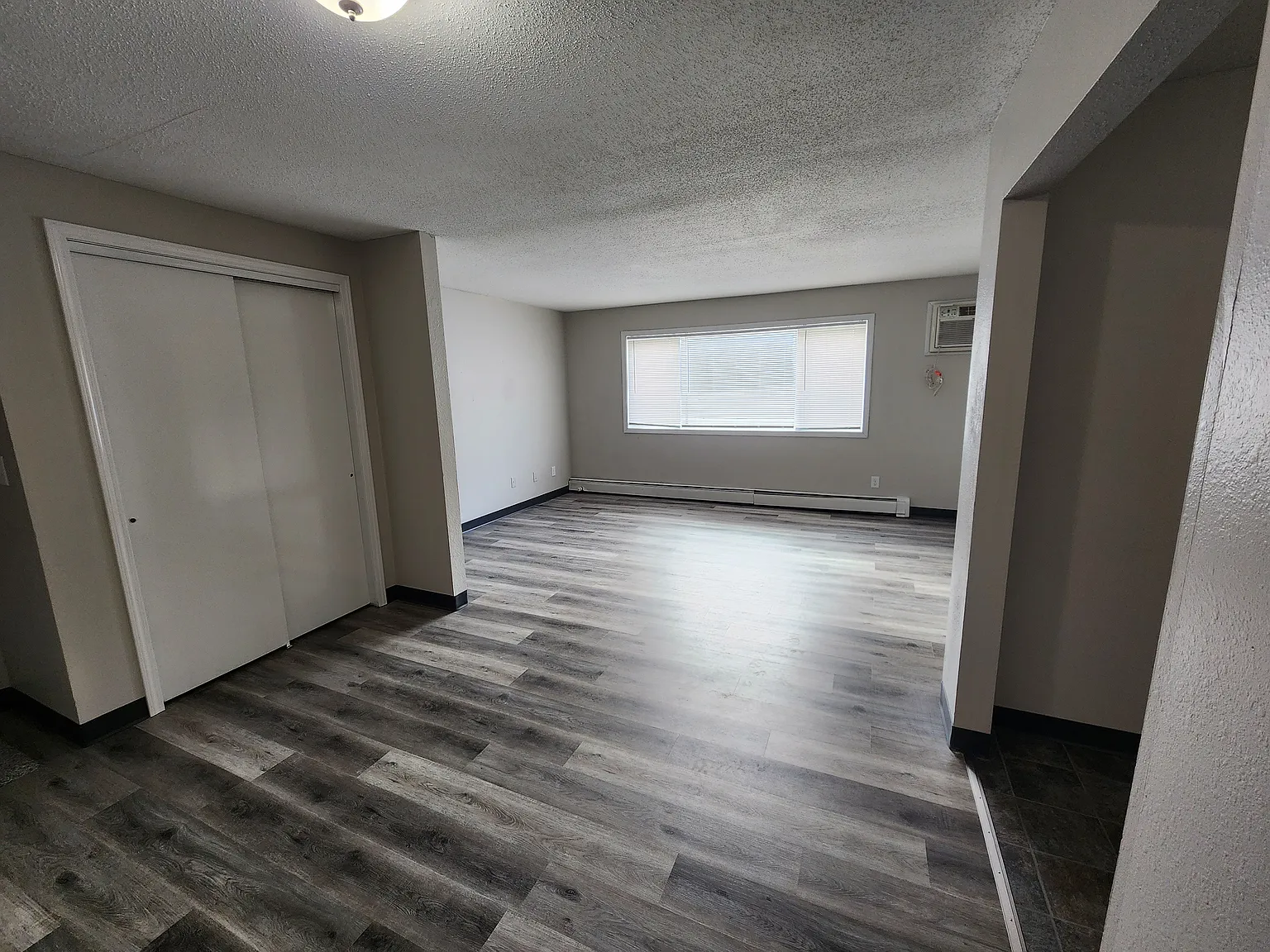 2 bed, 850 sqft, $850 — Photo 3