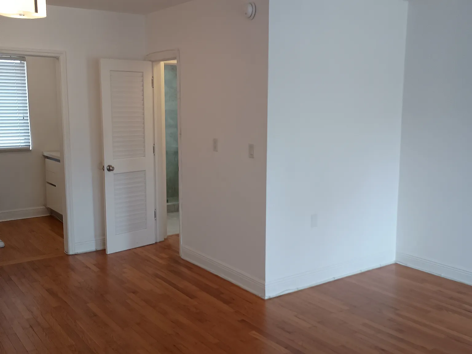 Studio, 470 sqft, $1,600 — Photo 3