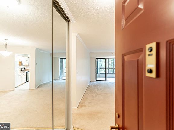 3rd image of 1600 N Oak St APT 331