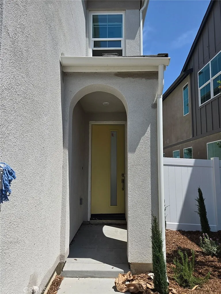 3 bed, 2.5 bath, 1590 sqft, $3,500 — Photo 1