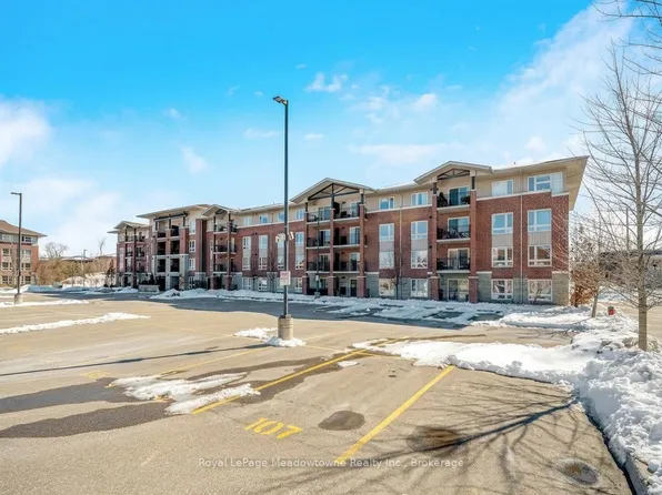 43 Goodwin Dr #307, Guelph, ON N1L 0E8