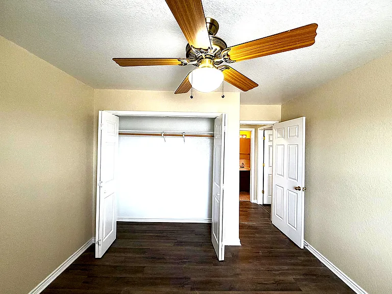 2302 Wales Cir #A — Photo 11