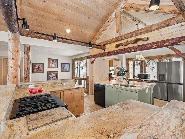 818 Faraway Rd — Photo 12