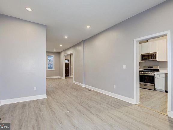 3rd image of 304 E University Pkwy #6B-2BA