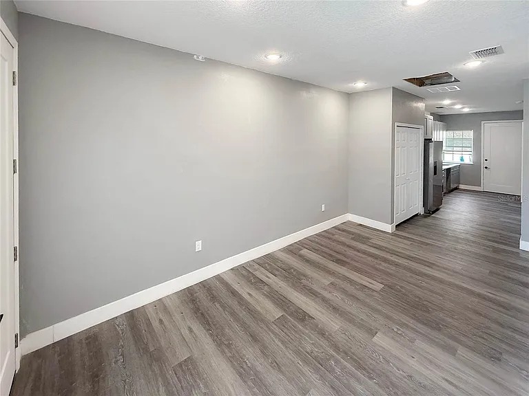 323 Pearl St #1 — Photo 5