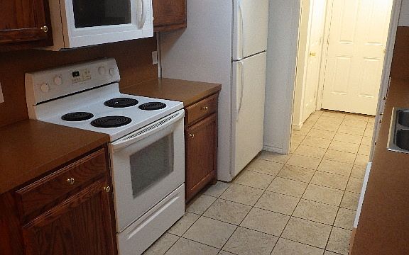 2nd image of 5706 Grinnell St #A