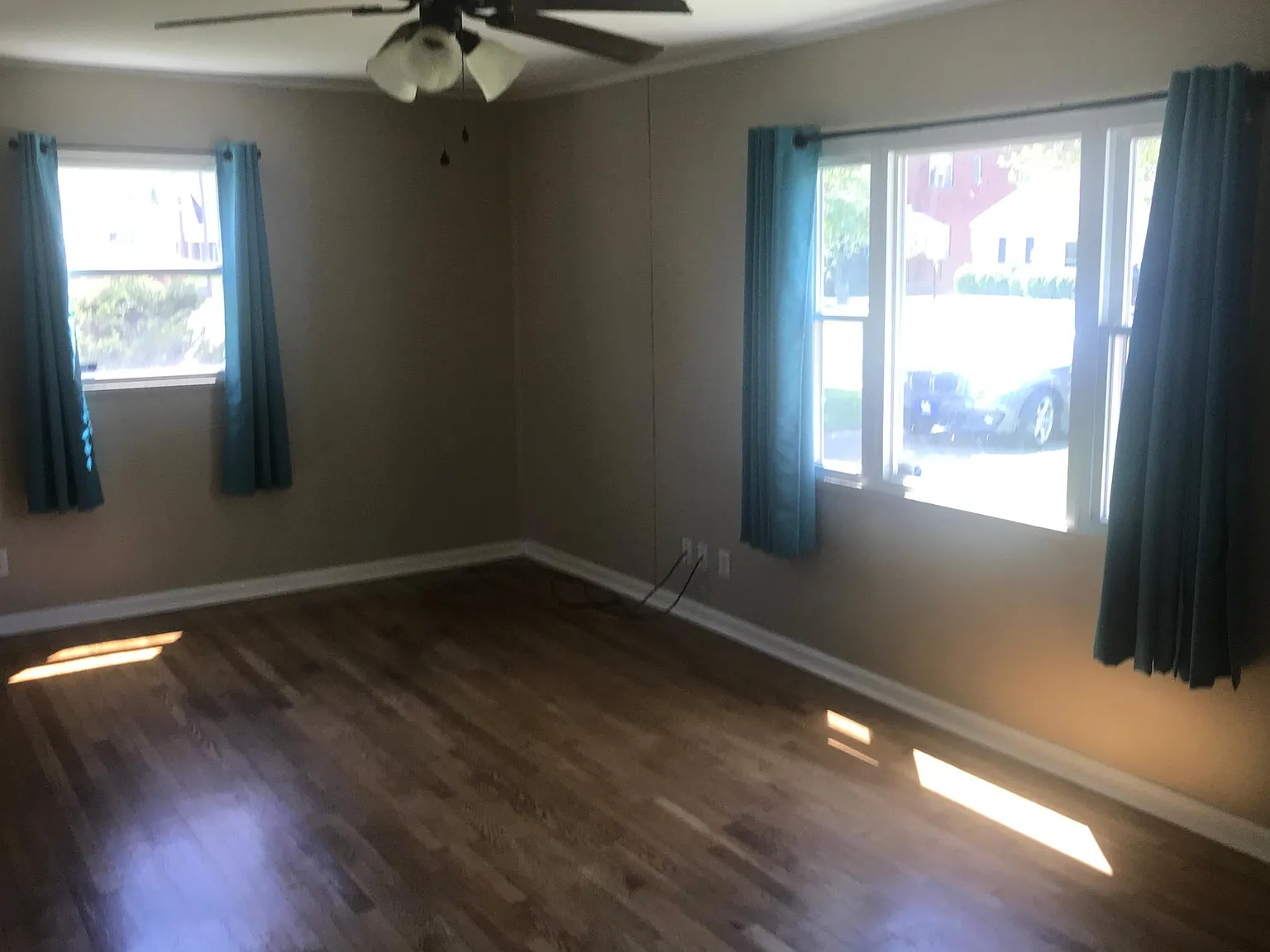 3 bed, 864 sqft, $995 — Photo 4