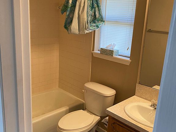 5th image of 3674 Auburn Dr