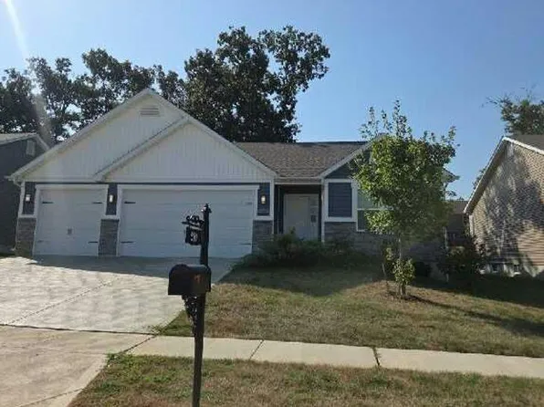 210 W Pine Creek Ct, Wentzville, MO 63385