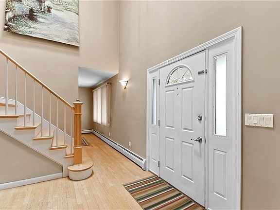 4th image of 25 Teakwood Dr W