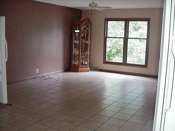2nd image of 31 N Lakewood Dr