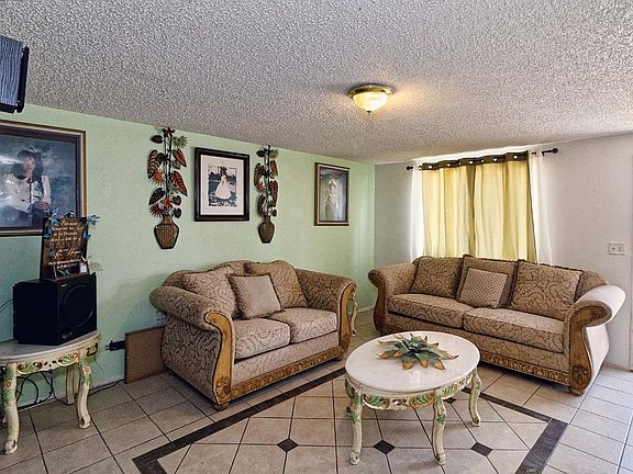 4th image of 12015 Chamberlaine Ave