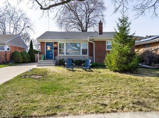 708 N Russel St, Mount Prospect, IL 60056