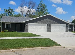 1407 13th Ave, Belle Plaine, IA