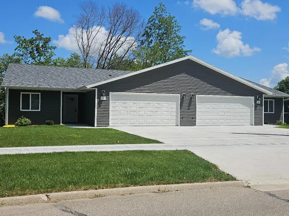 1407 13th Ave, Belle Plaine, IA 52208