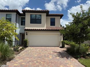 1672 Lake Jessup Cir, Cape Coral, FL 33909