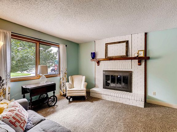 4th image of 605 Blue Mountain Ct