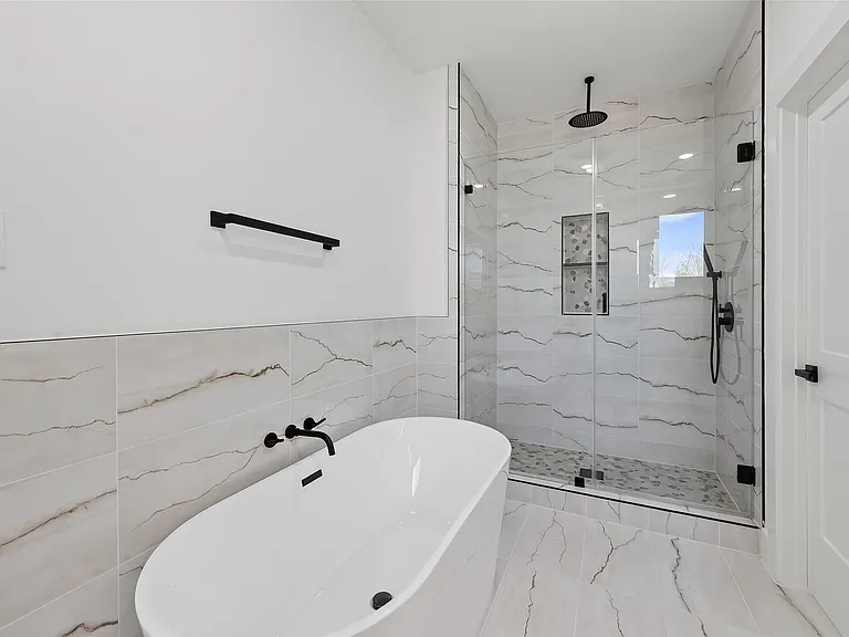 971 Highland Light Ln — Photo 34