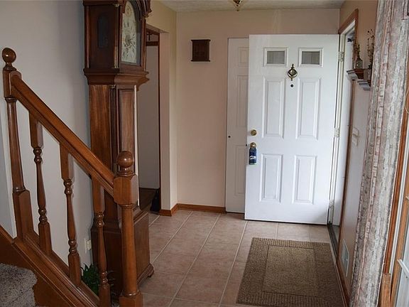 5th image of 11 Redfern Dr
