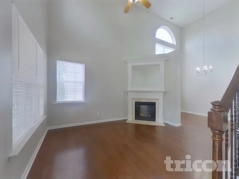 4715 Abercromby St — Photo 3