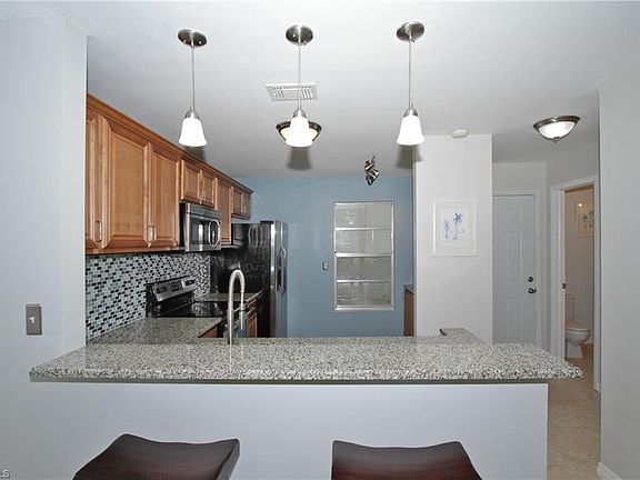 5th image of 25496 Cockleshell Dr APT 302