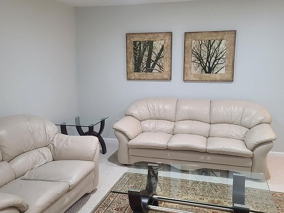 2nd image of 43122 Llewellyn Ct