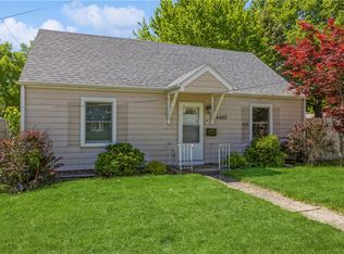 4420 Hickman Rd, Des Moines, IA 50310