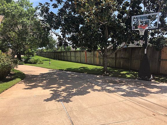 4th image of 7114 Adobe Ct