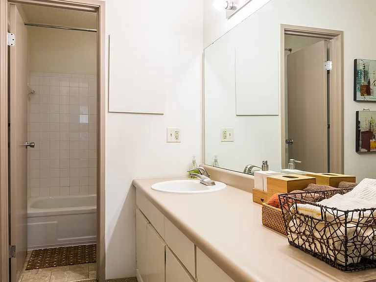 6565 W Foxridge Dr — Photo 30