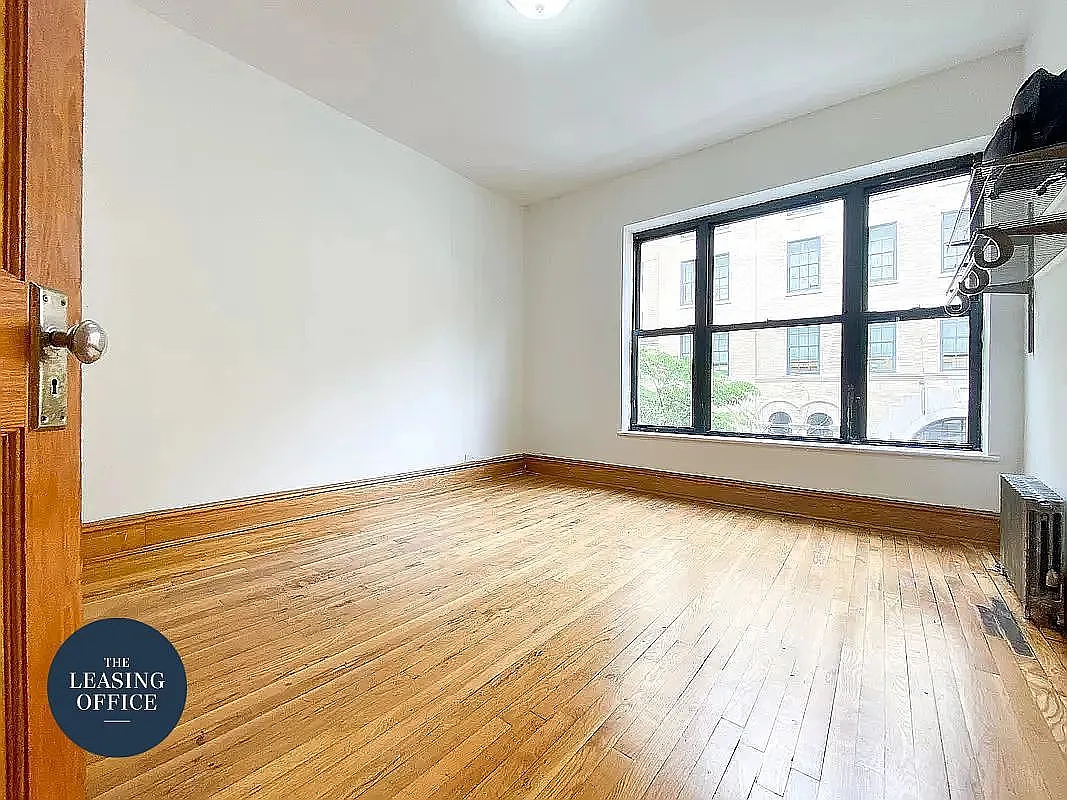 174 W 89th St APT 2A photo 1