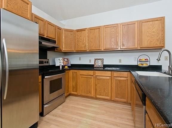 Kitchen remodeled in 2003/2004.
